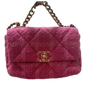Chanel 19 Flap bag . 
 Pink Quilted Women's Bag
Tweed